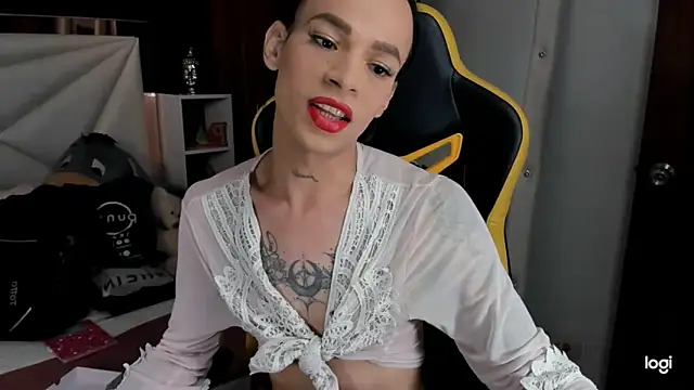 Snapshot of sara_slut21 chatting on 12.31.24 sara slut21 online show from 12.31.24