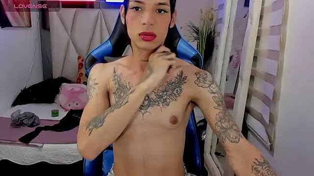 Snapshot of sara_slut21 chatting on 02.05.25 sara slut21 online show from 02.05.25