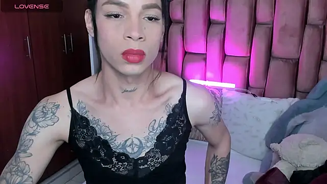 Snapshot of sara_slut21 chatting on 03.12.25 sara slut21 online show from 03.12.25