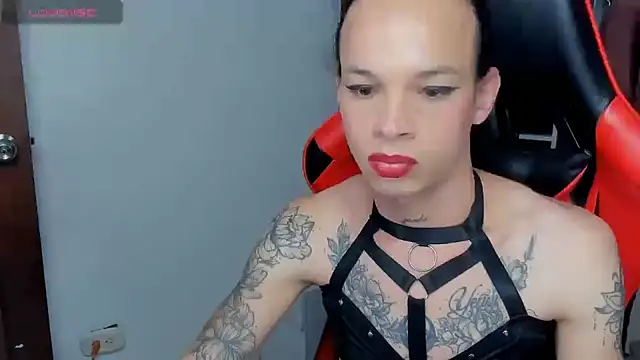 Snapshot of sara_slut21 chatting on 03.19.25 sara slut21 online show from 03.19.25