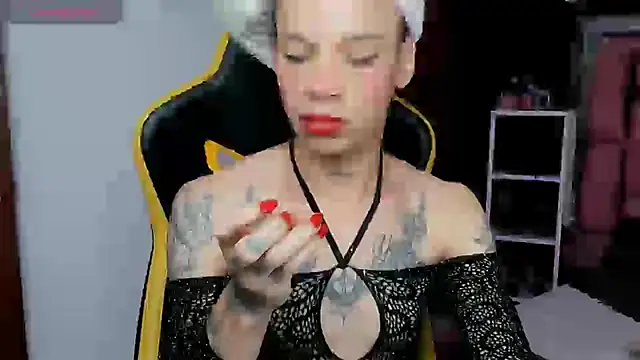 Snapshot of sara_slut21 chatting on 03.21.25 sara slut21 online show from 03.21.25