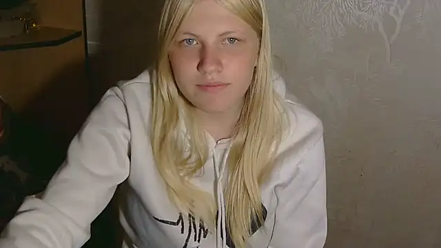 Snapshot of Victoria_ooo chatting on 10.03.25 Victoria ooo online show from 10.03.25