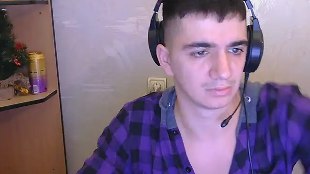 Snapshot of Victoria_ooo chatting on 10.31.25 Victoria ooo online show from 10.31.25