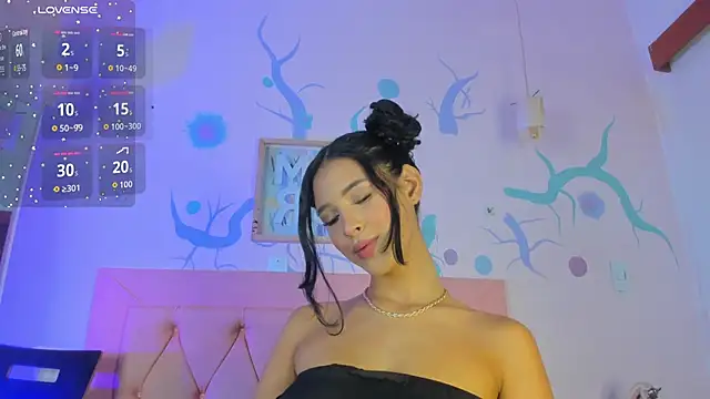 Snapshot of NoahPerez chatting on 10.08.25 NoahPerez online show from 10.08.25