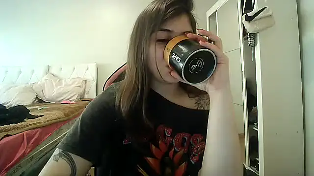 Snapshot of Becca_B chatting on 10.07.25 Becca B online show from 10.07.25