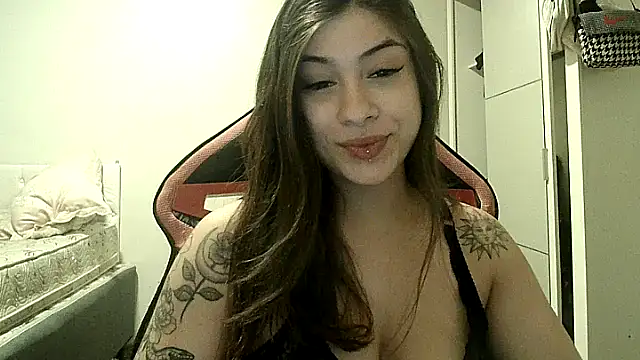 Snapshot of Becca_B chatting on 11.15.25 Becca B online show from 11.15.25