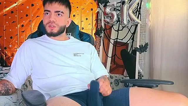 Snapshot of King_Draven3 chatting on 10.22.25 King Draven3 online show from 10.22.25