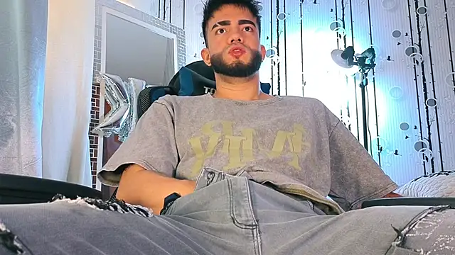 Snapshot of King_Draven3 chatting on 11.05.25 King Draven3 online show from 11.05.25