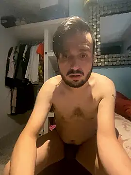 Snapshot of Alexitho25 chatting on 06.19.26 Alexitho25 online show from 06.19.26