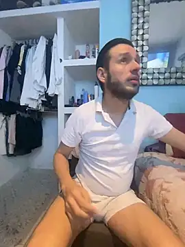 Snapshot of Alexitho25 chatting on 07.10.26 Alexitho25 online show from 07.10.26
