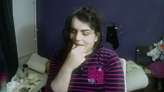 Snapshot of turkishTransEfsun chatting on 10.17.25 turkishTransEfsun online show from 10.17.25