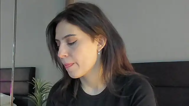 Snapshot of Forever_Smiler chatting on 10.11.25 Forever Smiler online show from 10.11.25