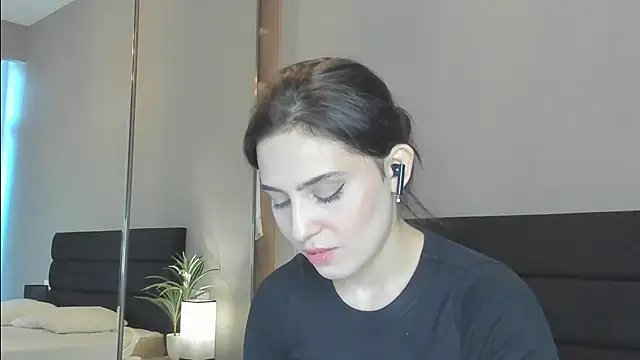 Snapshot of Forever_Smiler chatting on 10.22.25 Forever Smiler online show from 10.22.25