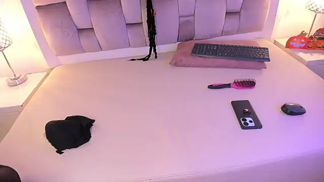 Dannika07 online show from 10.30.25