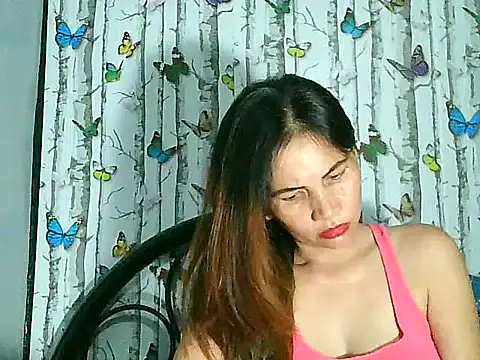 Urwildestangelfire 19 online show from 10.19.25