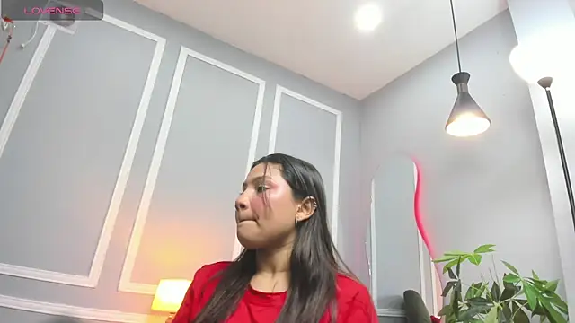 Snapshot of emma__rose1 chatting on 02.07.26 emma rose1 online show from 02.07.26