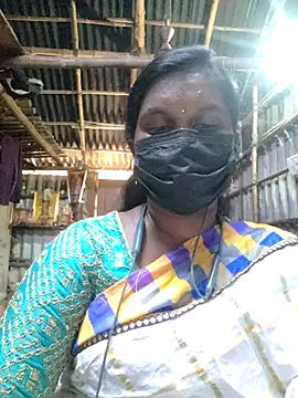 Snapshot of Tamildivya18 chatting on 11.08.25 Tamildivya18 online show from 11.08.25