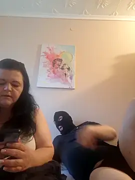 Snapshot of BlacReign chatting on 10.12.25 BlacReign online show from 10.12.25