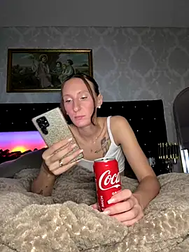 Emilia Mausi online show from 12.17.25