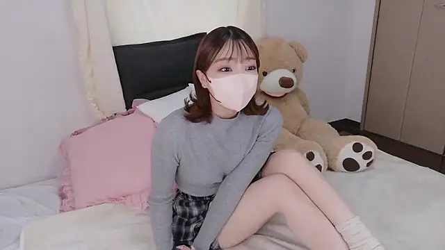 Snapshot of Rina_72 chatting on 12.15.25 Rina 72 online show from 12.15.25