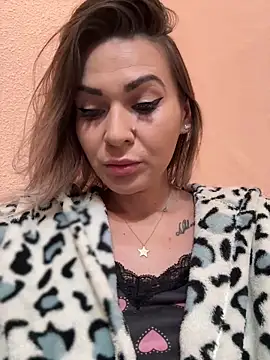 iSelena online show from 09.27.25