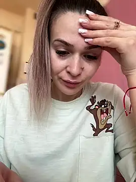 iSelena online show from 03.10.26