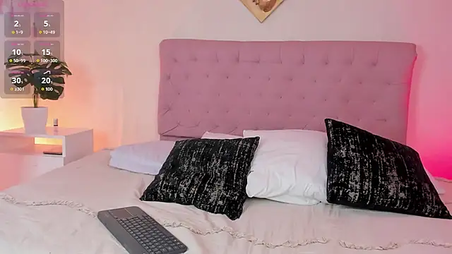 Snapshot of Aleexiiaa chatting on 10.05.25 Aleexiiaa online show from 10.05.25