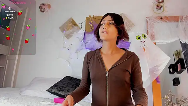 Snapshot of Aleexiiaa chatting on 10.29.25 Aleexiiaa online show from 10.29.25