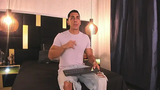 Snapshot of Lucio__Fox chatting on 02.07.26 Lucio Fox online show from 02.07.26