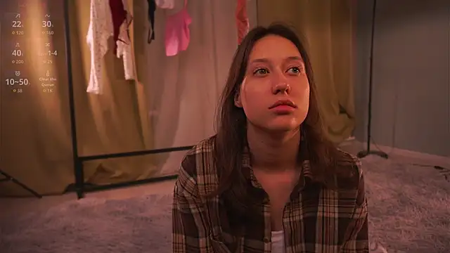 Snapshot of BeckyBurgh chatting on 11.12.25 BeckyBurgh online show from 11.12.25