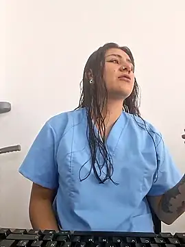 CAROLINE  07 online show from 01.16.26