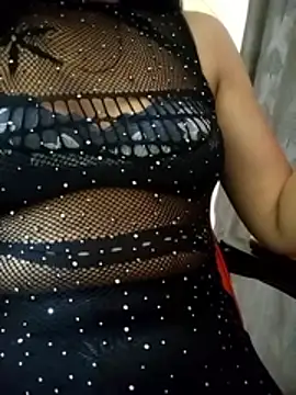 Snapshot of Quinn_Bebo chatting on 10.27.25 Quinn Bebo online show from 10.27.25