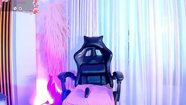 Snapshot of ivonyMiller chatting on 10.13.25 ivonyMiller online show from 10.13.25