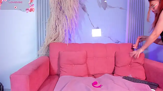 Snapshot of ivonyMiller chatting on 11.10.25 ivonyMiller online show from 11.10.25