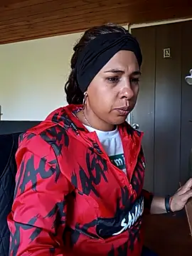 IVONNE COLLINS33 online show from 12.03.25