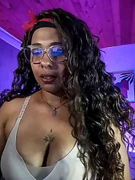 Snapshot of IVONNE_COLLINS33 chatting on 03.02.26 IVONNE COLLINS33 online show from 03.02.26