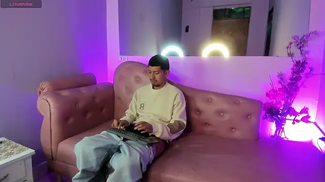 Snapshot of AxelAndJeremy chatting on 09.27.25 AxelAndJeremy online show from 09.27.25