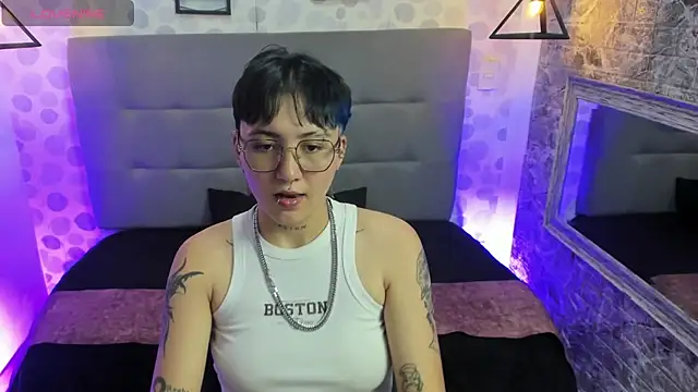 emahills  axelrose online show from 09.25.25