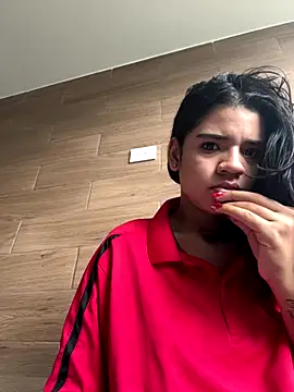 Snapshot of Miagomezx chatting on 12.16.25 Miagomezx online show from 12.16.25