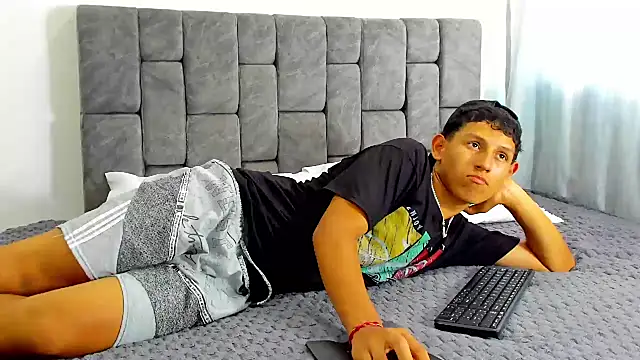 Felipe Gonzales online show from 10.15.25