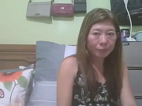 Snapshot of Sexyjenny4u chatting on 10.10.25 Sexyjenny4u online show from 10.10.25