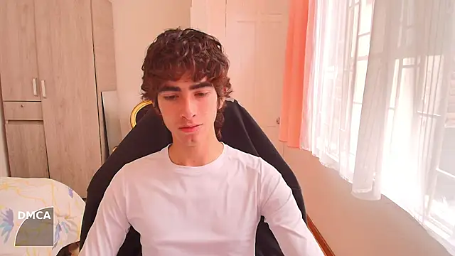 Snapshot of Nude_Boy18 chatting on 09.25.25 Nude Boy18 online show from 09.25.25