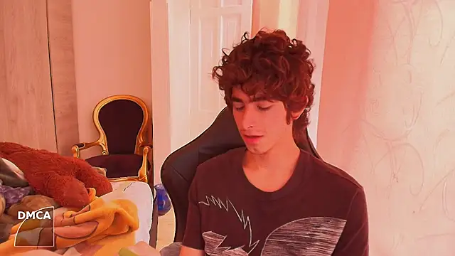 Snapshot of Nude_Boy18 chatting on 10.03.25 Nude Boy18 online show from 10.03.25