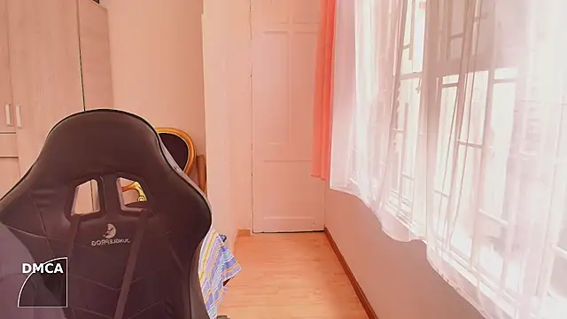 Snapshot of Nude_Boy18 chatting on 10.05.25 Nude Boy18 online show from 10.05.25