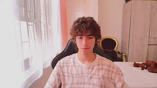 Snapshot of Nude_Boy18 chatting on 10.09.25 Nude Boy18 online show from 10.09.25