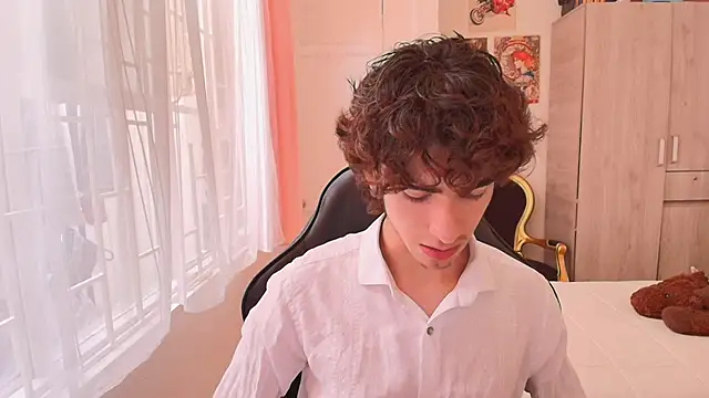 Snapshot of Nude_Boy18 chatting on 10.15.25 Nude Boy18 online show from 10.15.25