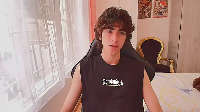 Snapshot of Nude_Boy18 chatting on 10.20.25 Nude Boy18 online show from 10.20.25