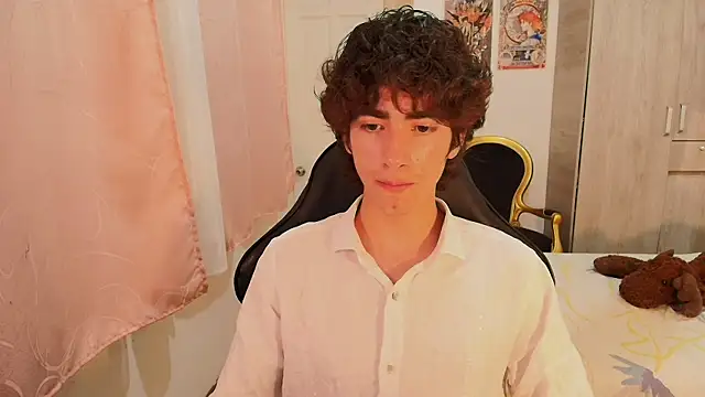 Snapshot of Nude_Boy18 chatting on 10.22.25 Nude Boy18 online show from 10.22.25