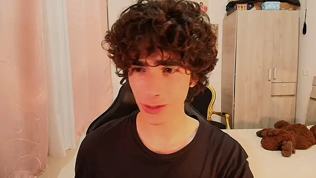 Snapshot of Nude_Boy18 chatting on 10.25.25 Nude Boy18 online show from 10.25.25