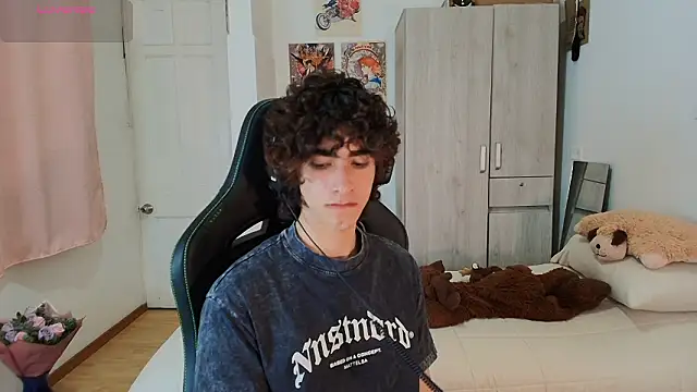 Nude Boy18 online show from 02.06.26